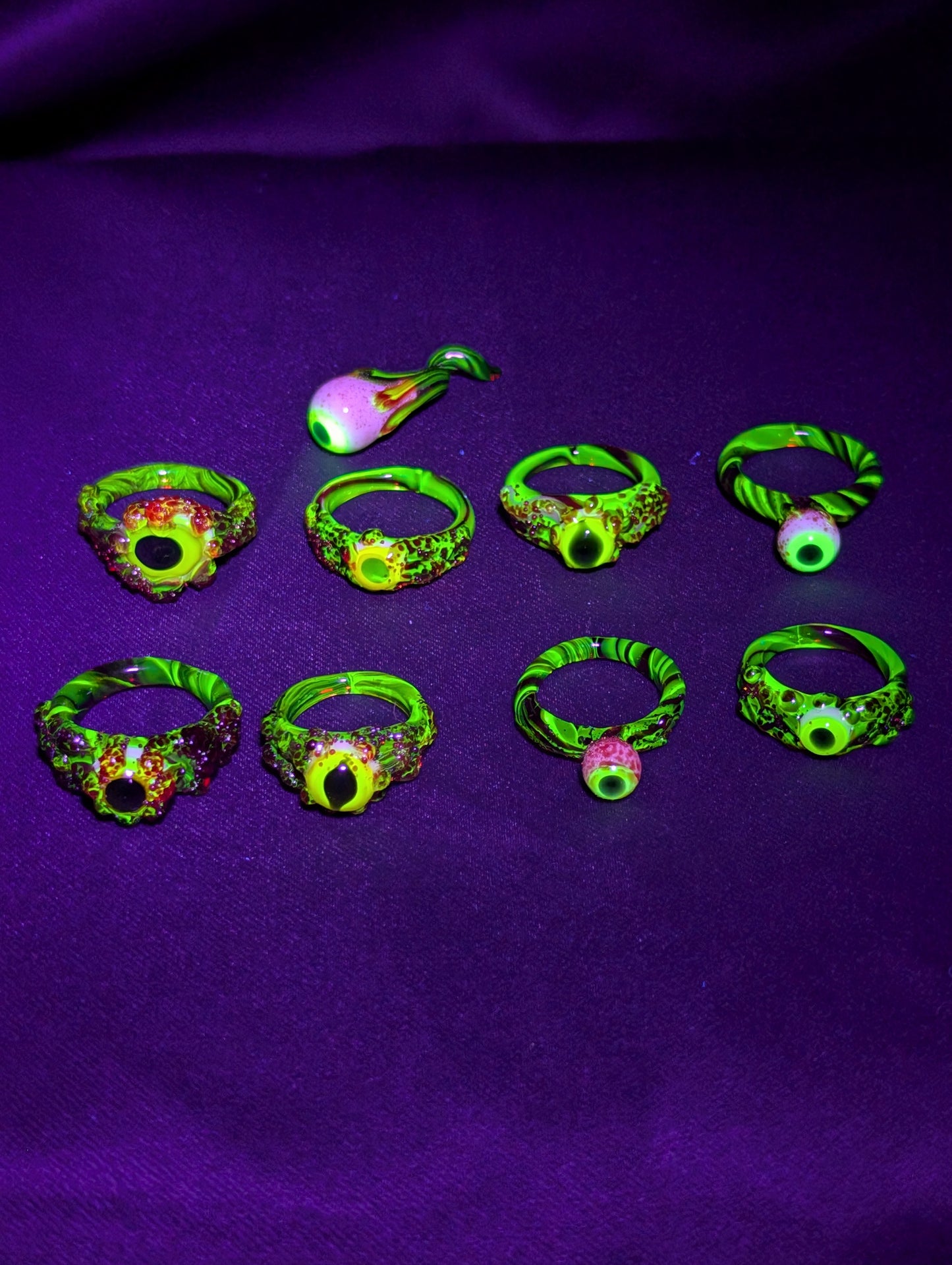 Uranium bloody eye rings