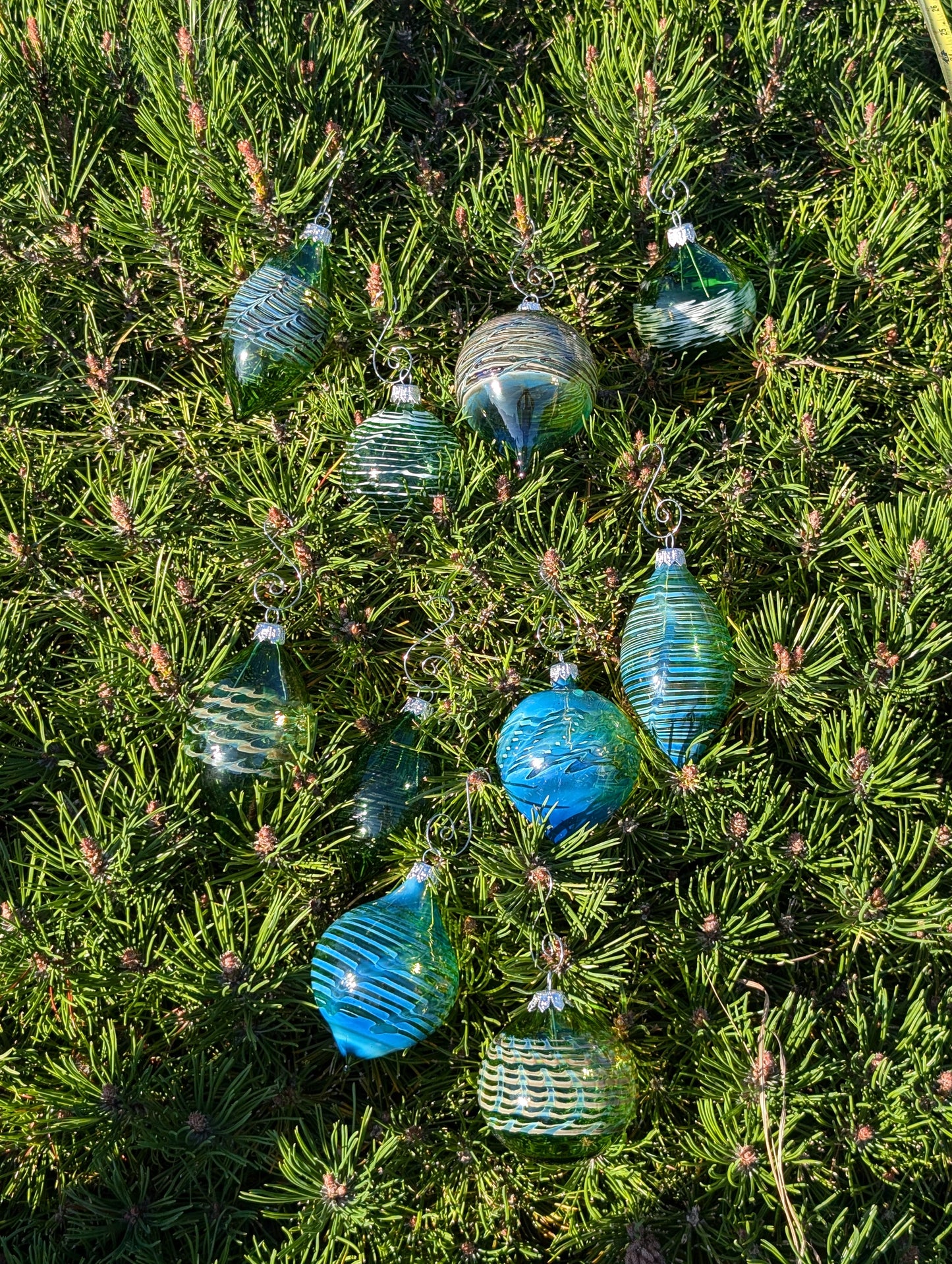 Uranium glass ornament